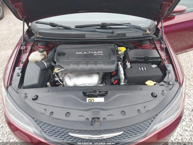 43920790 :رقم المزاد ، 1C3CCCBB2FN693478 vin ، 2015 Chrysler 200 S مزاد بيع