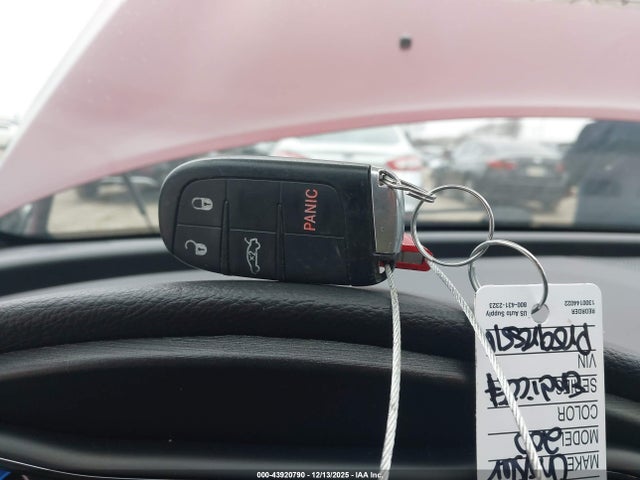 43920790 :رقم المزاد ، 1C3CCCBB2FN693478 vin ، 2015 Chrysler 200 S مزاد بيع