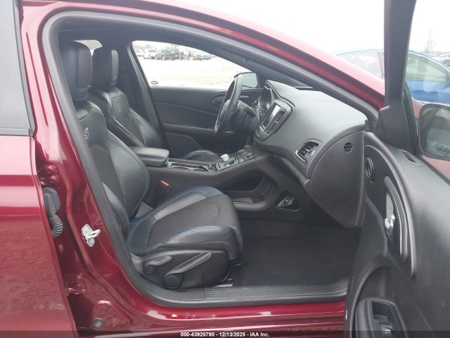 43920790 :رقم المزاد ، 1C3CCCBB2FN693478 vin ، 2015 Chrysler 200 S مزاد بيع