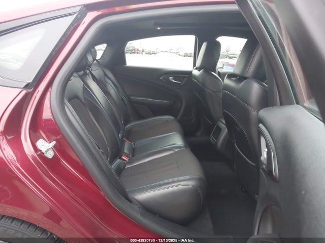 43920790 :رقم المزاد ، 1C3CCCBB2FN693478 vin ، 2015 Chrysler 200 S مزاد بيع