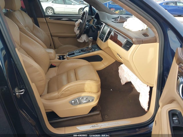 Продажа на аукционе авто 2016 Porsche Macan Turbo, vin: WP1AF2A51GLB93811, номер лота: 43920953