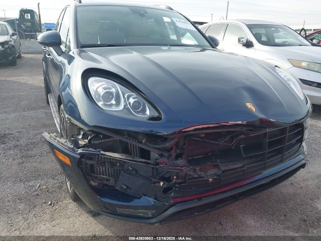 Продажа на аукционе авто 2016 Porsche Macan Turbo, vin: WP1AF2A51GLB93811, номер лота: 43920953