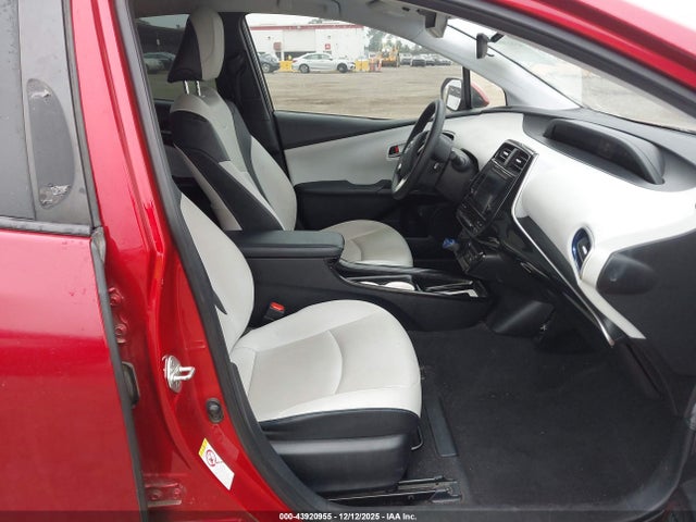 JTDKARFU8G3508892 Toyota Prius Three Touring