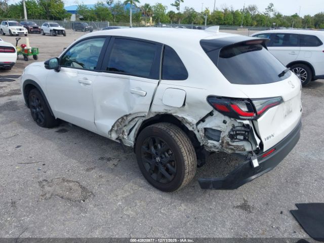 2023 HONDA HR-V 3CZRZ1H51PM702347 Photo 2