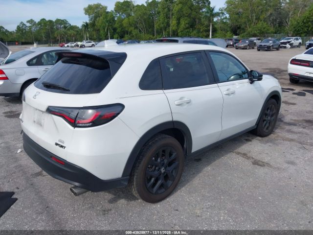 2023 HONDA HR-V 3CZRZ1H51PM702347 Photo 3