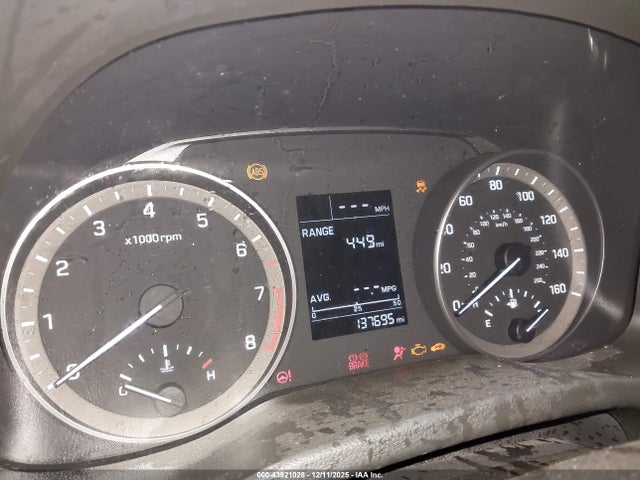 Продажа на аукционе авто 2018 Hyundai Elantra Se, vin: 5NPD74LF8JH330705, номер лота: 43921028