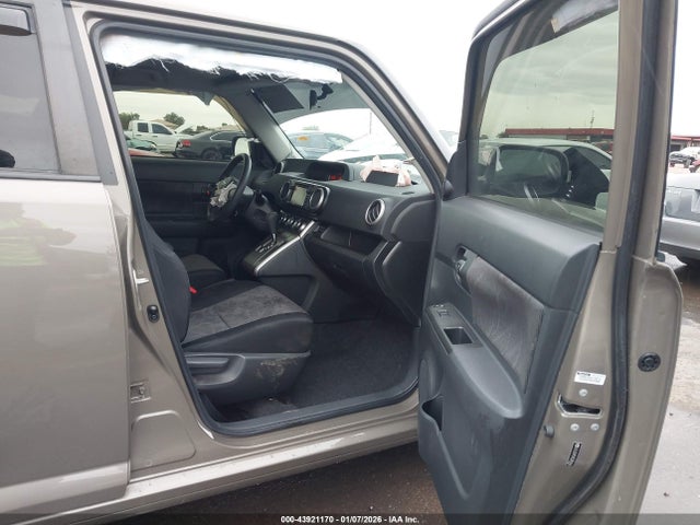Scion XB 2014 JTLZE4FE9EJ059346 Image 5