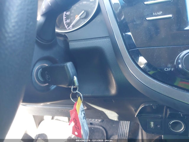 Продаж на аукціоні авто 2019 Toyota Camry Le, vin: 4T1B11HK6KU819247, номер лоту: 43921174