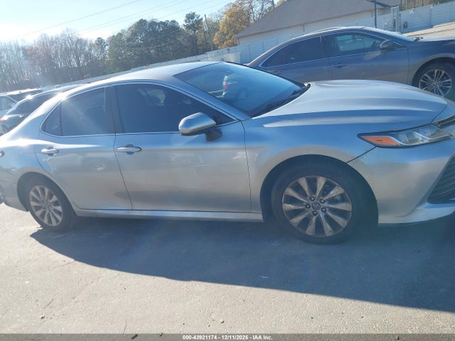 Продаж на аукціоні авто 2019 Toyota Camry Le, vin: 4T1B11HK6KU819247, номер лоту: 43921174