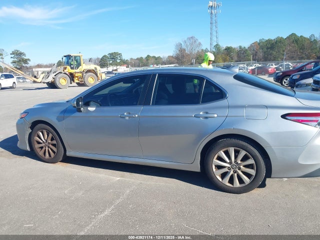 Продаж на аукціоні авто 2019 Toyota Camry Le, vin: 4T1B11HK6KU819247, номер лоту: 43921174