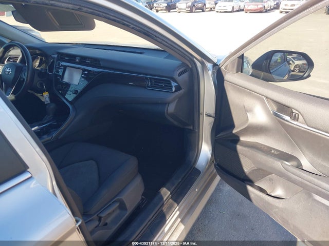 Продаж на аукціоні авто 2019 Toyota Camry Le, vin: 4T1B11HK6KU819247, номер лоту: 43921174