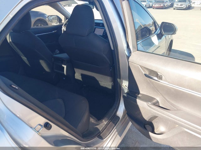 Продаж на аукціоні авто 2019 Toyota Camry Le, vin: 4T1B11HK6KU819247, номер лоту: 43921174