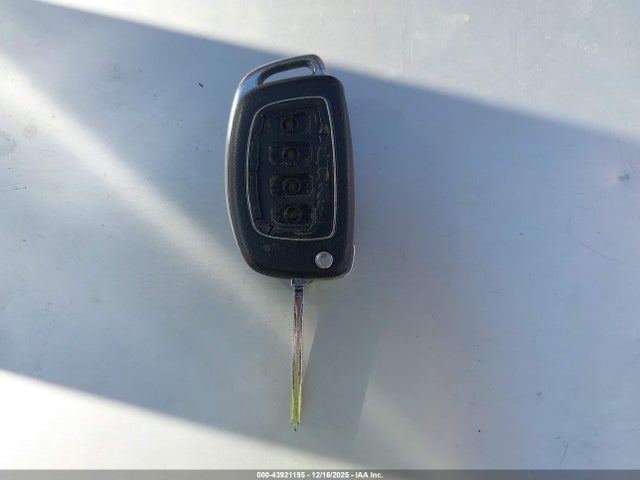 5NPE24AF4FH118929 Hyundai SONATA SE