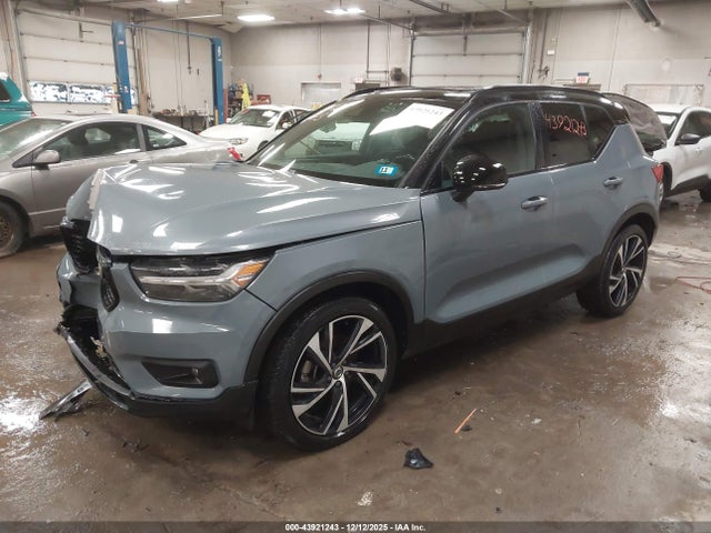 2020 VOLVO XC40 YV4162UM7L2183978 Photo 1