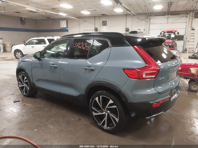 2020 VOLVO XC40 YV4162UM7L2183978 Photo 2