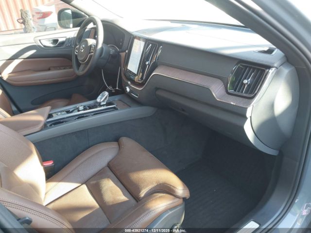 2024 VOLVO XC60 YV4L12RM4R1846261 Photo 4