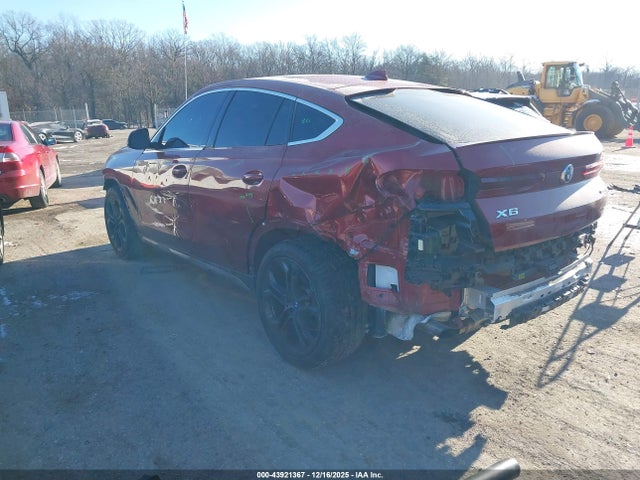 2021 BMW X6 5UXCY6C07M9E34441 Photo 2