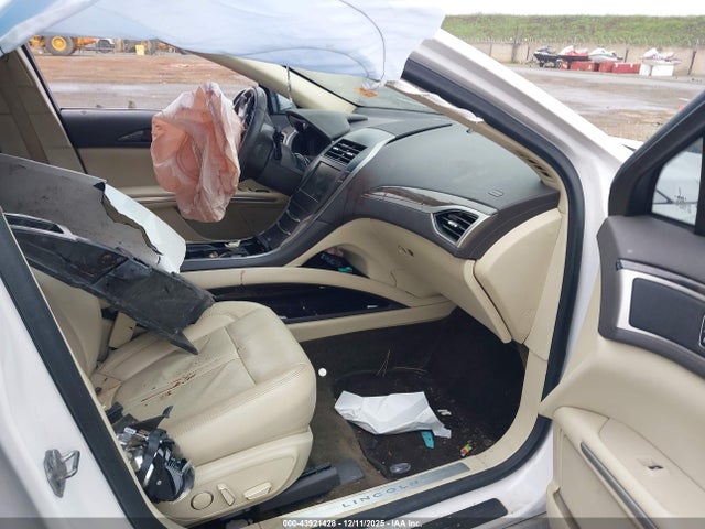 3LN6L2J98FR607231 Lincoln MKZ