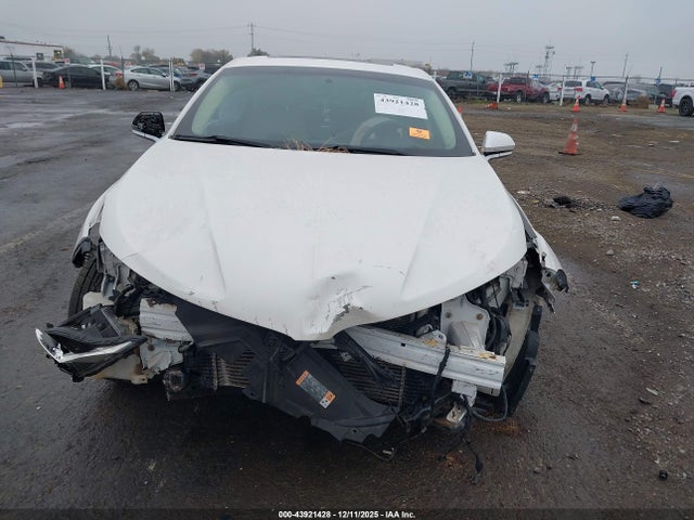 3LN6L2J98FR607231 Lincoln MKZ