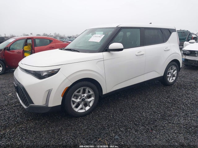 KNDJ23AU1P7888857 KIA SOUL LX