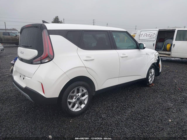 KNDJ23AU1P7888857 KIA SOUL LX
