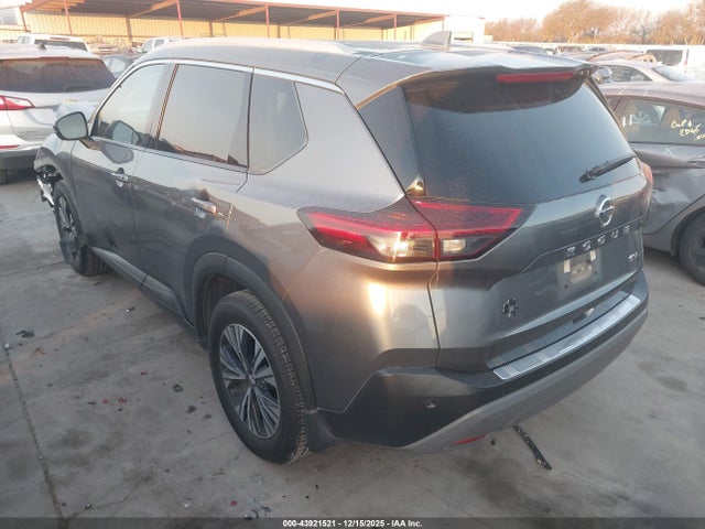 5N1AT3BA6MC690971 Nissan Rogue Sv Fwd