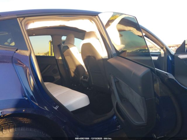 2023 TESLA MODEL Y 7SAYGDEE8PF879286 Photo 7