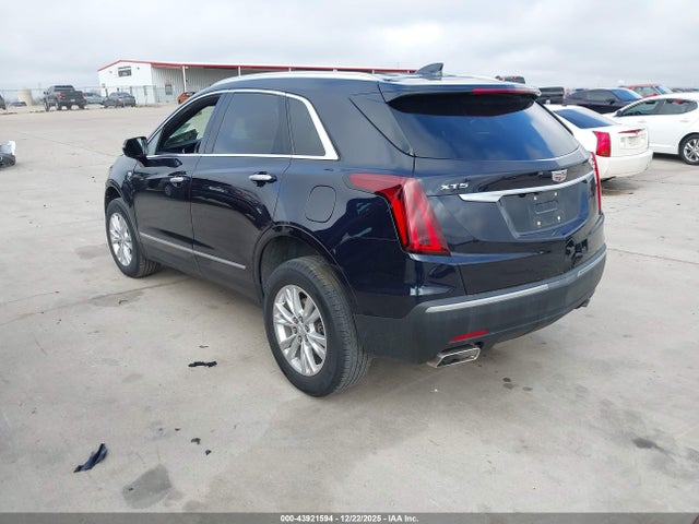 2022 CADILLAC XT5 1GYKNAR48NZ131471 Photo 2