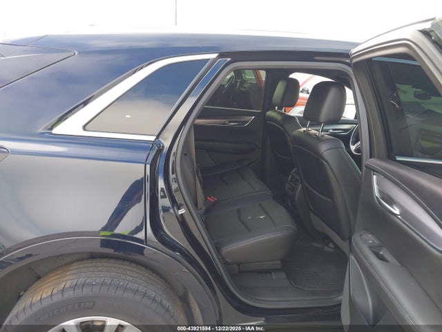 2022 CADILLAC XT5 1GYKNAR48NZ131471 Photo 7