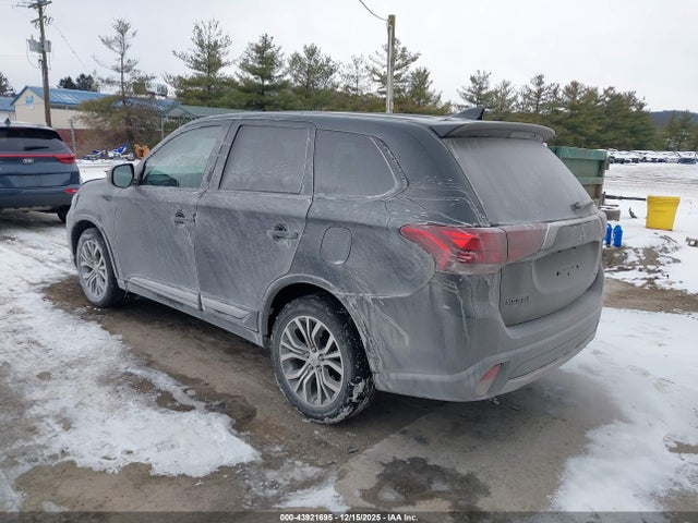 2017 MITSUBISHI OUTLANDER JA4AZ3A37HZ050514 Photo 2