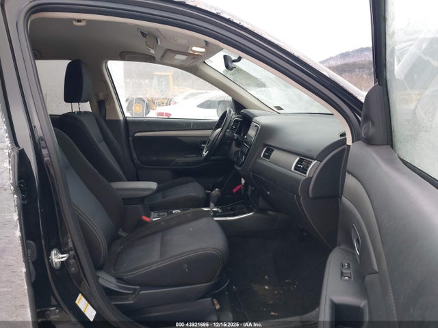 2017 MITSUBISHI OUTLANDER JA4AZ3A37HZ050514 Photo 4