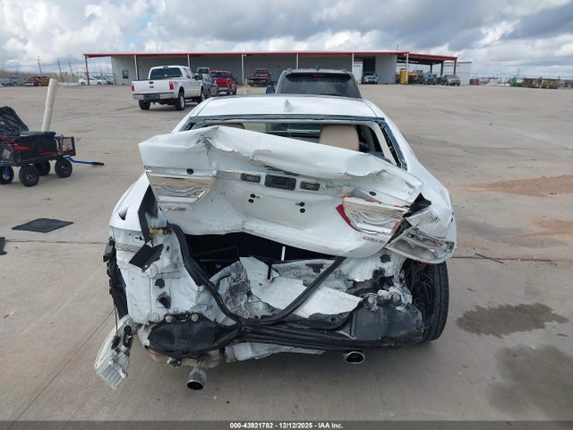 Jaguar Xe 25t 2018 SAJAR4FX4JCP31229 Image 16