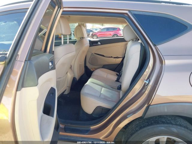 2017 HYUNDAI TUCSON KM8J33A41HU485117 Photo 7