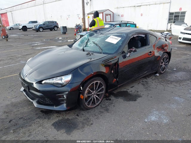Toyota 86 GT 2018 JF1ZNAE10J8701307 Image 2