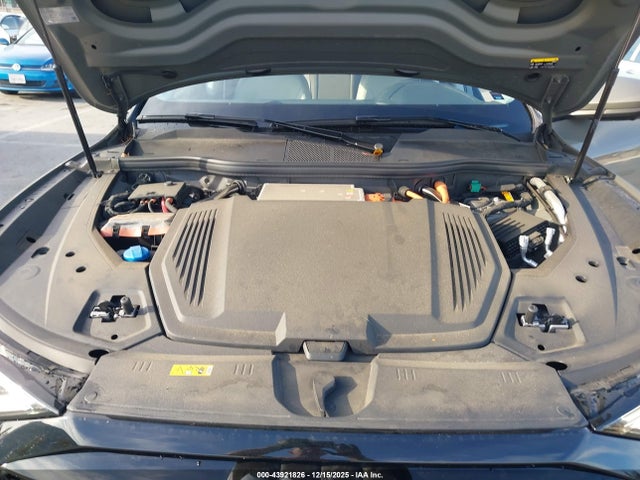 2024 AUDI Q8 E-TRON WA15AAGE7RB049542 Photo 9