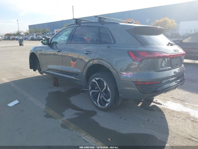 2024 AUDI Q8 E-TRON WA15AAGE7RB049542 Photo 2