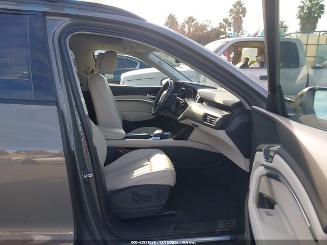 2024 AUDI Q8 E-TRON WA15AAGE7RB049542 Photo 4