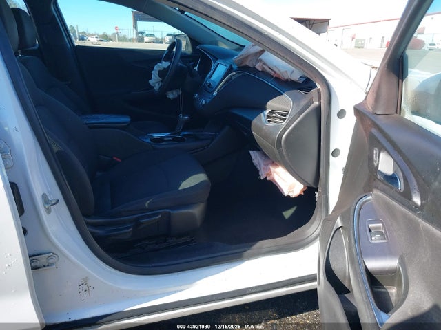 Продажа на аукционе авто 2018 Chevrolet Malibu Lt, vin: 1G1ZD5ST2JF139697, номер лота: 43921980