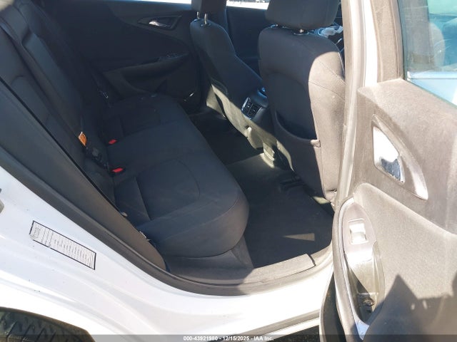 Продажа на аукционе авто 2018 Chevrolet Malibu Lt, vin: 1G1ZD5ST2JF139697, номер лота: 43921980