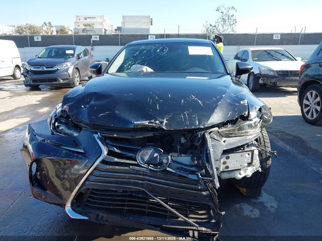 Lexus IS 300 2019 JTHBA1D27K5100799 Image 11