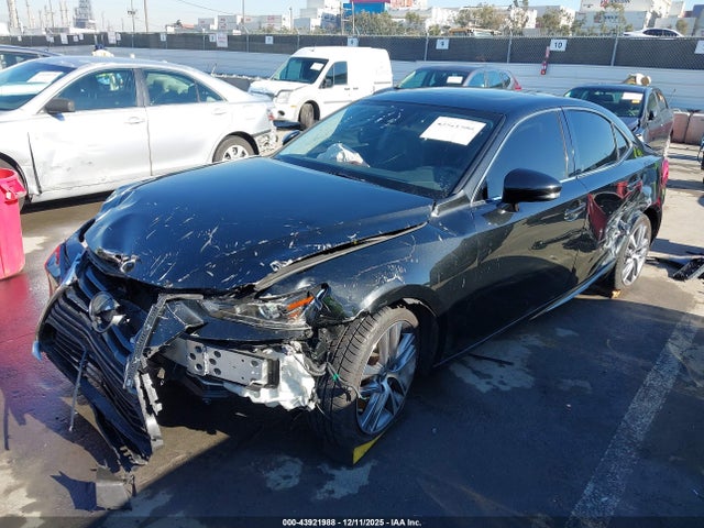 Lexus IS 300 2019 JTHBA1D27K5100799 Image 2