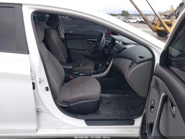 5NPDH4AE5GH700492 Hyundai ELANTRA SE