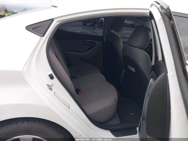 5NPDH4AE5GH700492 Hyundai ELANTRA SE