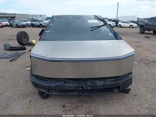 Tesla Cybertruck Cyberbeast 2024 7G2CEHEE4RA047686 Image 12