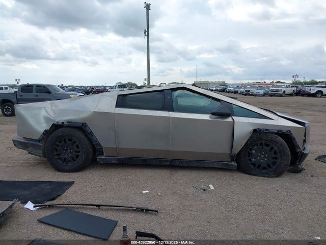 Tesla Cybertruck Cyberbeast 2024 7G2CEHEE4RA047686 Image 13