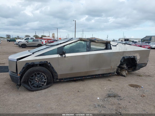 2024 TESLA CYBERTRUCK 7G2CEHEE4RA047686 Photo 5