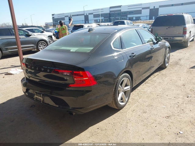 2018 VOLVO S90 LVY982AK7JP020906 Photo 3