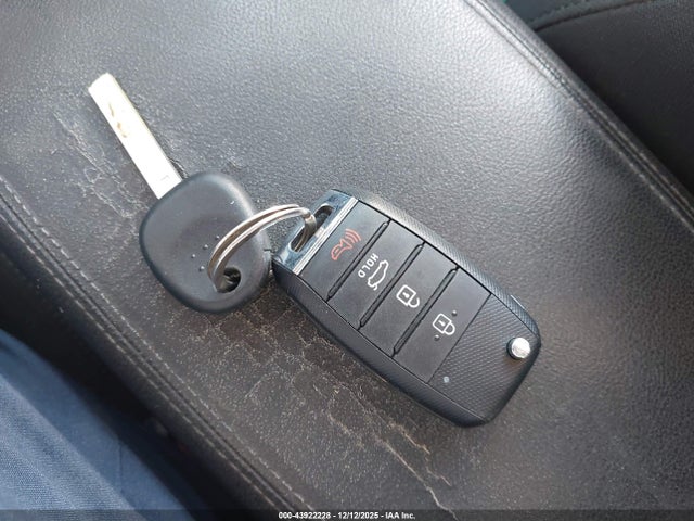 5XXGT4L39LG401407 KIA Optima Lx