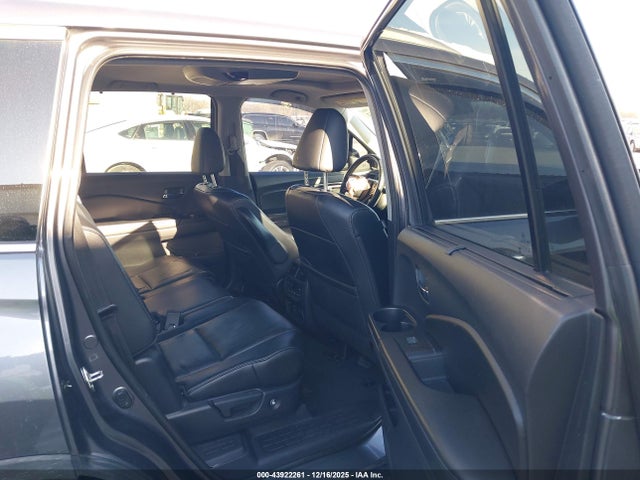 43922261 :رقم المزاد ، 5FNYF6H9XKB018470 vin ، 2019 Honda Pilot Touring مزاد بيع