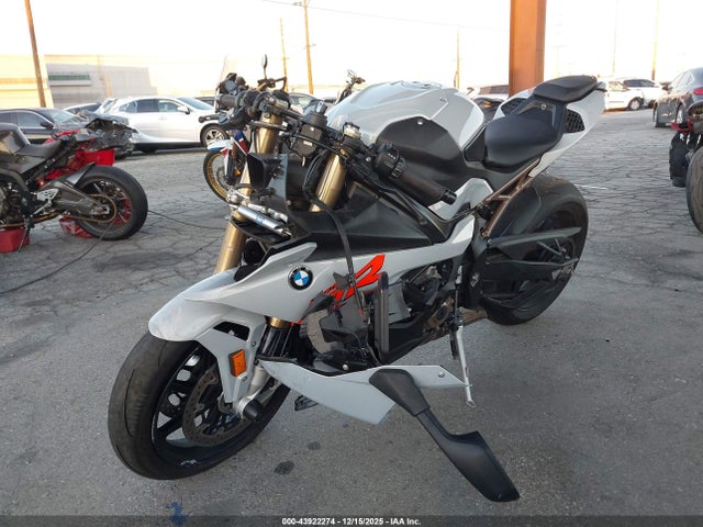 2021 BMW S 1000 WB10E2303M6D46586 Photo 1
